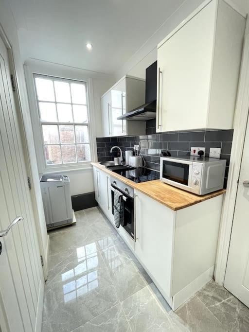 The Hidden Gem *2-bed Apt* * Londen